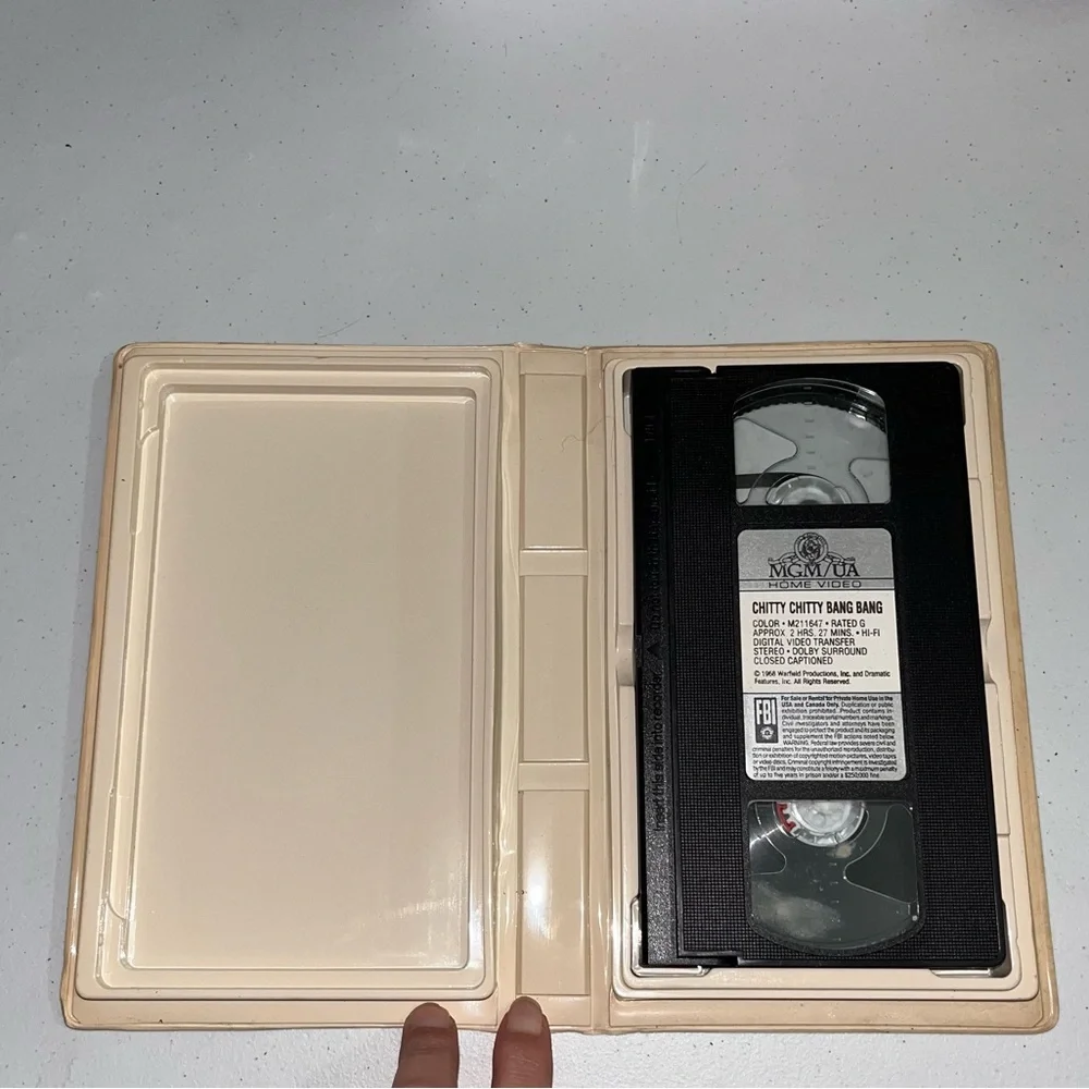 💙 Chitty Chitty Bang Bang VHS Movie